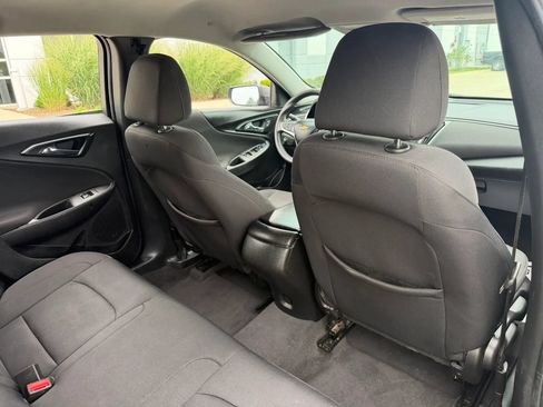 Used 2018 Chevrolet Malibu LS w/ LPO, Convenience Package 2 FWD image 19