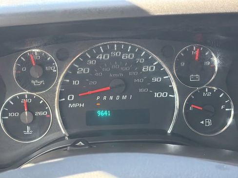 Used 2023 Chevrolet Express 3500 w/ Power Convenience Package RWD image 23