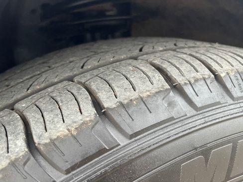 Used 2024 Ford Edge SEL image 27