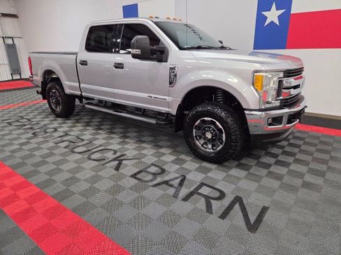 Used 2017 Ford F250 XLT w/ XLT Value Package image 15