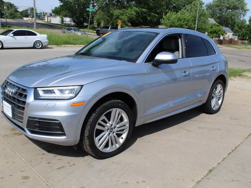 Used 2018 Audi Q5 2.0T Premium Plus w/ Premium Plus Package AWD/4WD image 4