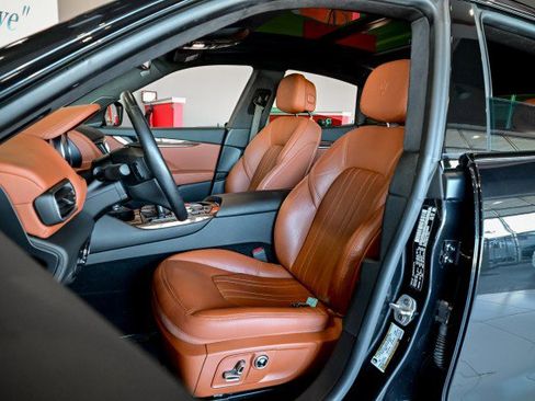 Used 2022 Maserati Levante GT image 14