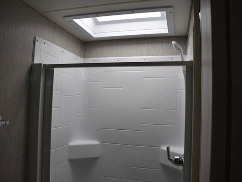 Used 2022 Mercedes-Benz Sprinter 3500 image 33