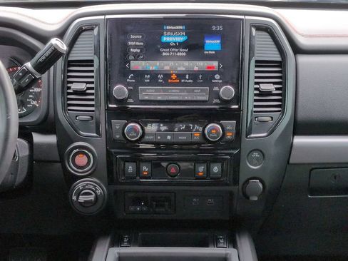 Used 2024 Nissan Titan PRO-4X w/ Pro-4x Convenience Package AWD/4WD image 18