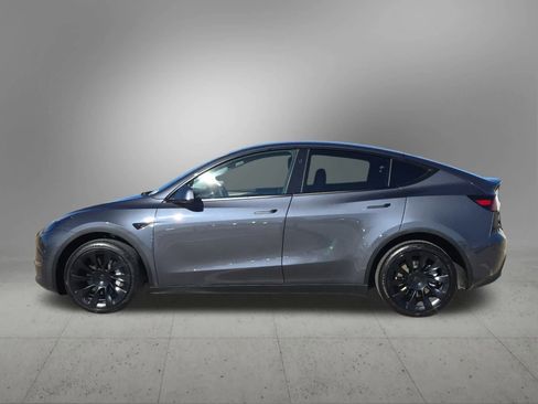Used 2023 Tesla Model Y Long Range image 3