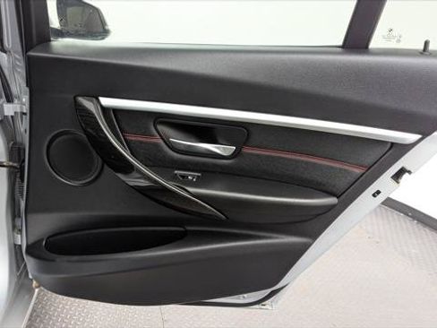 Used 2017 BMW 330i Sedan RWD image 18