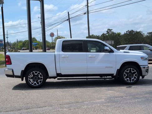 Used 2025 RAM 1500 Laramie AWD/4WD image 4
