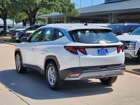 Used 2025 Hyundai Tucson SE FWD image 3