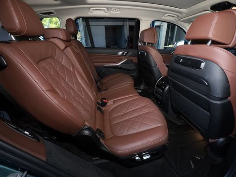 Used 2023 BMW X7 xDrive40i w/ Executive Package AWD/4WD image 16