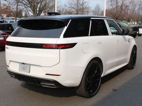 New 2026 Land Rover Range Rover Sport Dynamic SE image 2