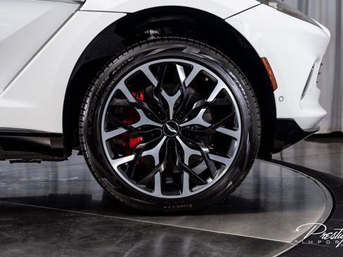 Used 2021 Aston Martin DBX image 22