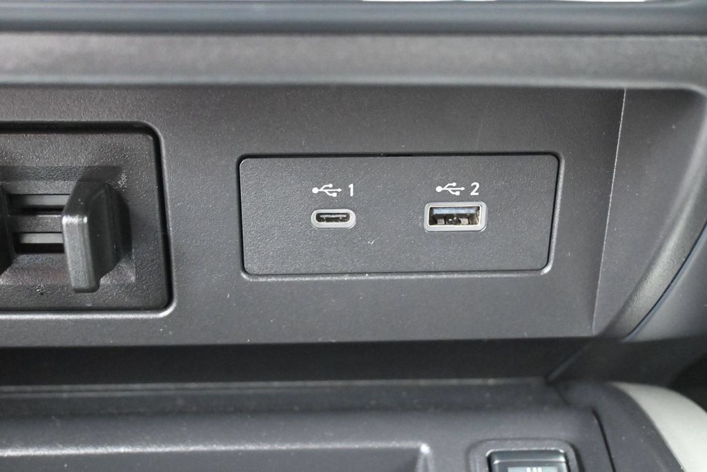 Used 2024 Nissan Titan SV w/ SV Convenience Package AWD/4WD image 30