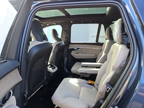 New 2026 Volvo XC90 B6 Ultra w/ Protection Package Premier AWD/4WD image 8