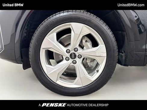 Used 2021 Audi Q5 2.0T Premium Plus w/ Premium Plus Package image 2