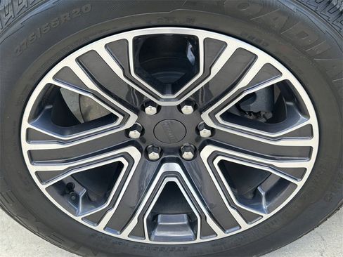 Used 2024 Jeep Wagoneer Series II w/ Flexible Seating Group image 9