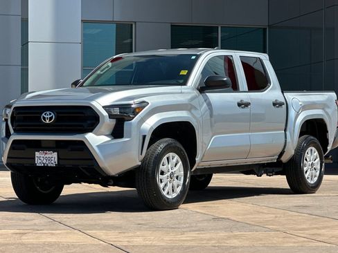 Used 2025 Toyota Tacoma SR AWD/4WD image 8