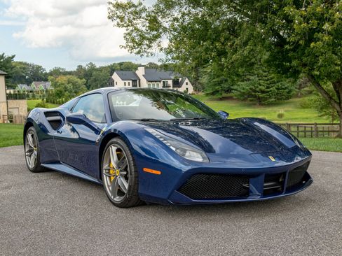 Used 2019 Ferrari 488 Spider RWD image 3