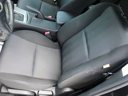 Used 2010 MAZDA MAZDA3 i Touring FWD image 18