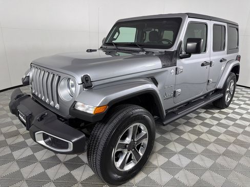 Used 2021 Jeep Wrangler Unlimited Sahara image 9