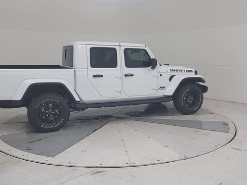 New 2025 Jeep Gladiator Sport image 17