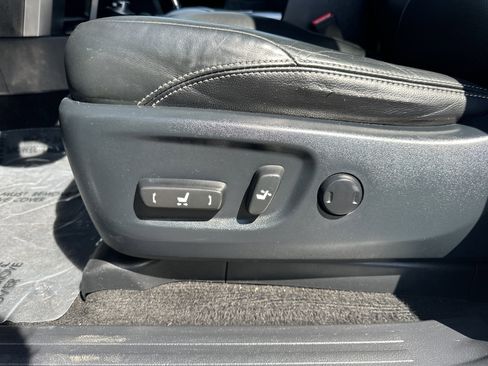 Used 2018 Toyota 4Runner Limited image 13