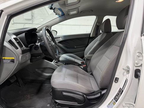 Used 2018 Kia Forte LX w/ LX Rear Camera Package FWD image 9