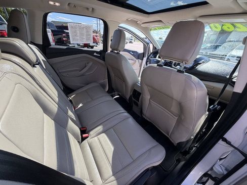 Used 2019 Ford Escape Titanium AWD/4WD image 14