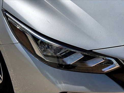 Used 2022 Nissan Sentra SV w/ All-Weather Package FWD image 33