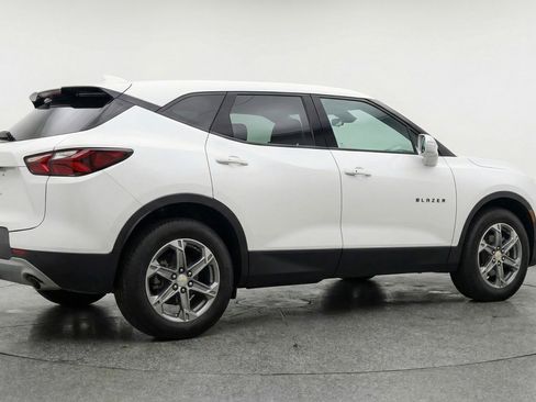 Used 2025 Chevrolet Blazer LT image 9