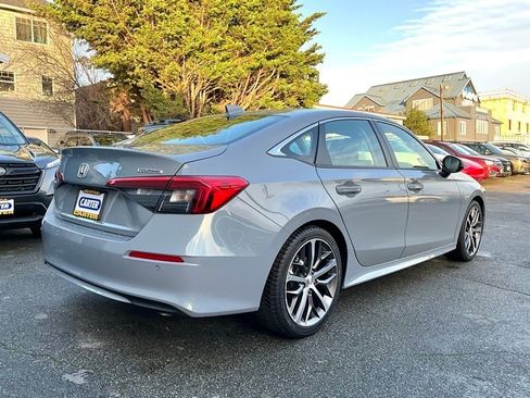 Used 2022 Honda Civic Touring image 8