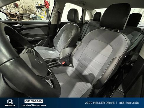 Used 2025 Volkswagen Jetta SE w/ Sunroof Package FWD image 26