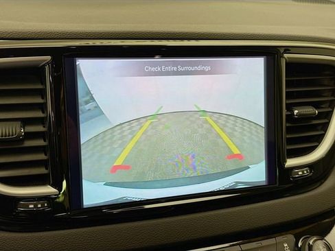 Used 2024 Chrysler Pacifica Touring-L image 13