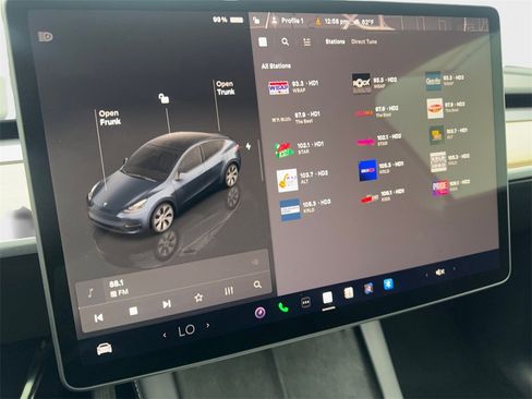 Used 2024 Tesla Model Y Long Range image 60