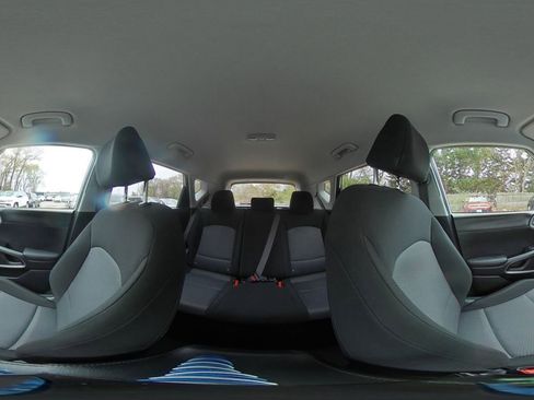 Used 2025 Kia Soul LX w/ LX Technology Package FWD image 43