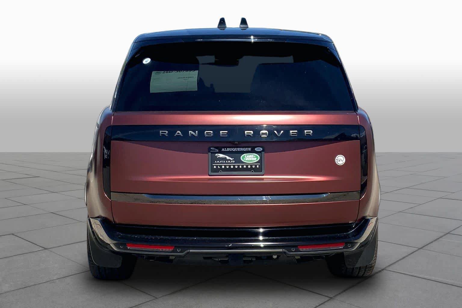 Used 2024 Land Rover Range Rover SV AWD/4WD image 5