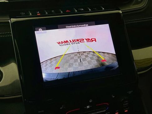 Used 2023 Jeep Grand Cherokee L Laredo AWD/4WD image 18