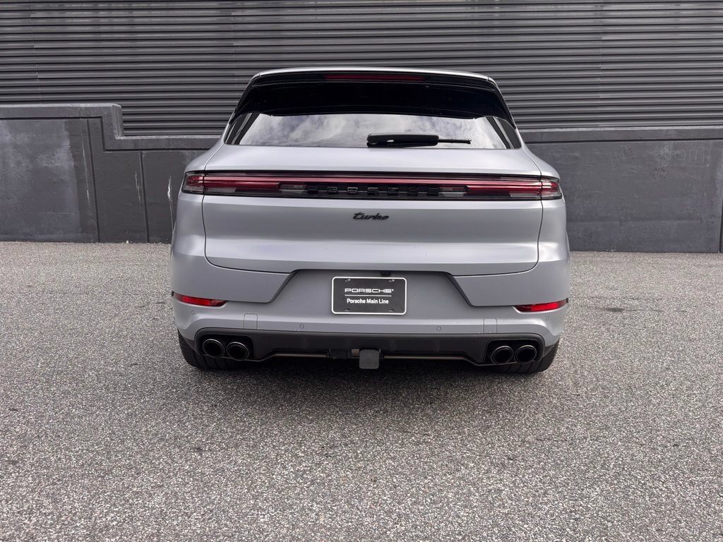 Certified 2025 Porsche Cayenne Turbo AWD/4WD image 9