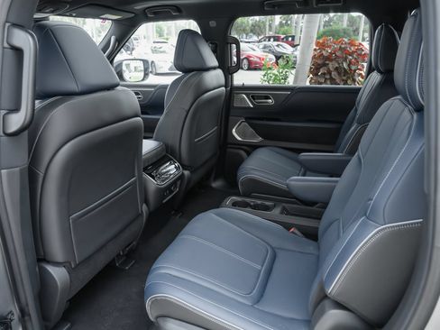 Certified 2026 INFINITI QX80 4WD w/ Sport Exterior Package image 18