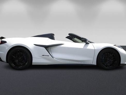 Used 2026 Chevrolet Corvette Z06 RWD image 2