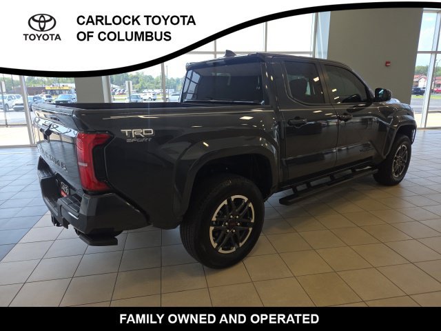 Used 2025 Toyota Tacoma TRD Sport AWD/4WD image 8