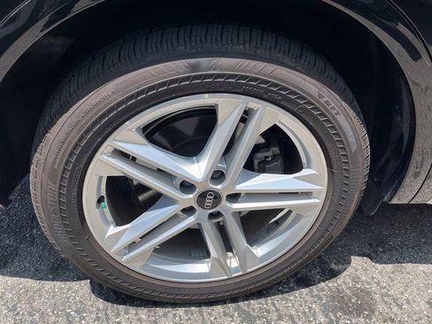 Used 2022 Audi Q5 e Premium w/ Convenience Package AWD/4WD image 18