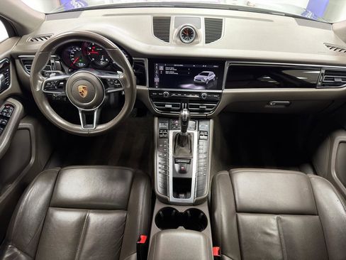 Used 2020 Porsche Macan w/ Premium Package Plus image 29