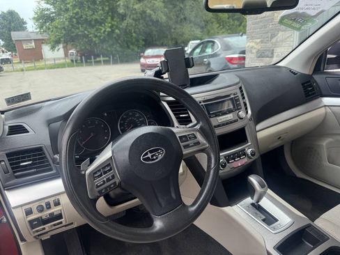 Used 2013 Subaru Legacy 2.5i AWD/4WD image 10