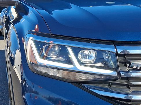 Used 2022 Volkswagen Atlas Cross Sport SEL Premium R-Line image 9