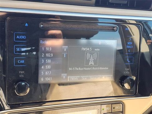 Used 2017 Toyota Corolla LE image 16