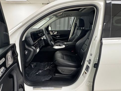 Used 2022 Mercedes-Benz GLS 450 4MATIC image 10