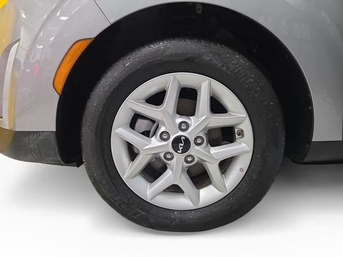 Used 2025 Kia Soul LX w/ LX Technology Package FWD image 27