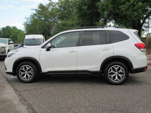 Used 2020 Subaru Forester Premium AWD/4WD image 4