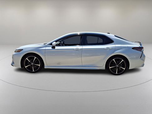 Used 2019 Toyota Camry XSE FWD image 6