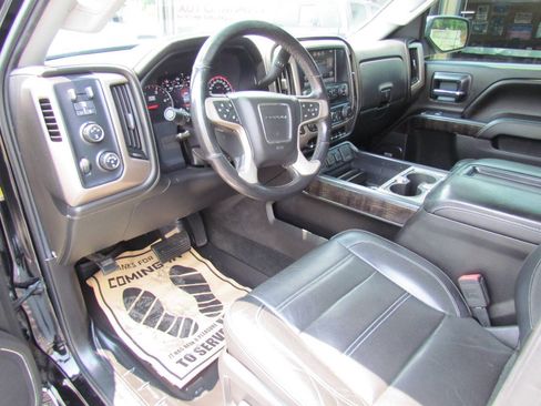 Used 2015 GMC Sierra 2500 Denali w/ Duramax Plus Package AWD/4WD image 9